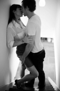 pareja besándose relato erótico el blog del erotismo